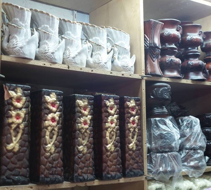 عشان ديكور «عش الزوجية».. اعرفي أسعار الزينة في «درب البرابرة» شبابيك عشان ديكور «عش الزوجية».. اعرفي أسعار الزينة في «درب البرابرة» شبابيك
