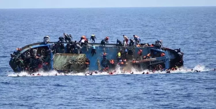  غرق مركب اليونان.. مصريون بين الوفيات و150 طفلا في عداد المفقودين 