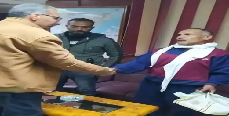  فيديو نباش القمامة ببورسعيد يعيد له كرامته بعد اعتذار رئيس الحي 