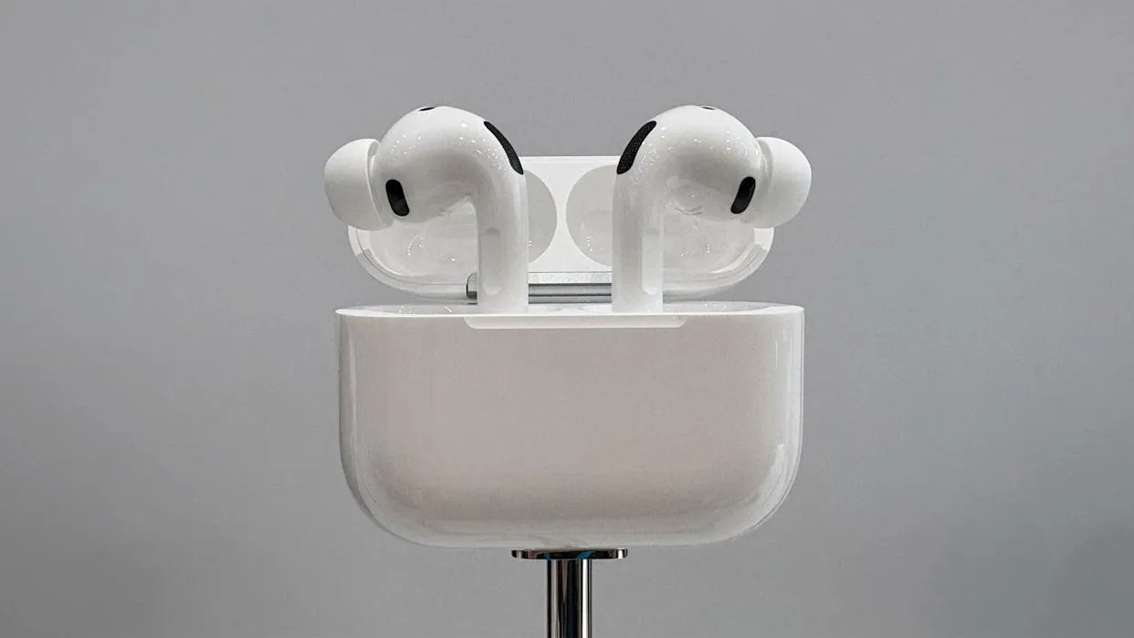 سعر سماعة AirPods Pro 3  ومواصفاتها.. تتضمن ترجمة فورية