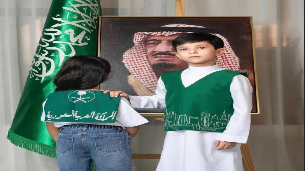 ملابس اليوم الوطني السعودي للأطفال بنات وأولاد بالتصميم والسعر