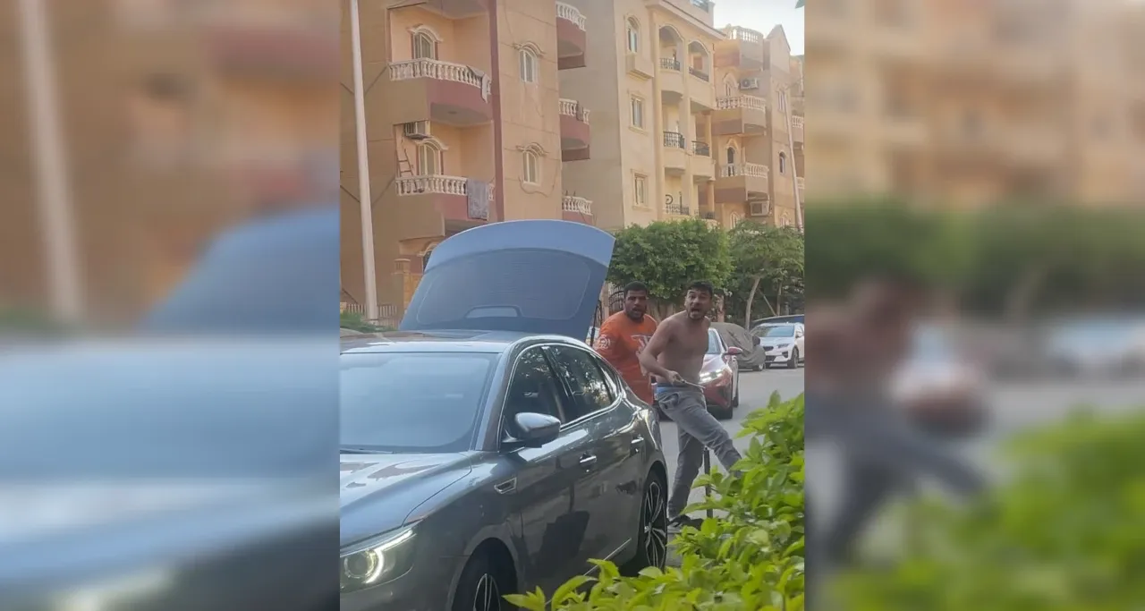 فيديو متداول.. سيدة تستغيث لإنقاذها من طليقها في أكتوبر