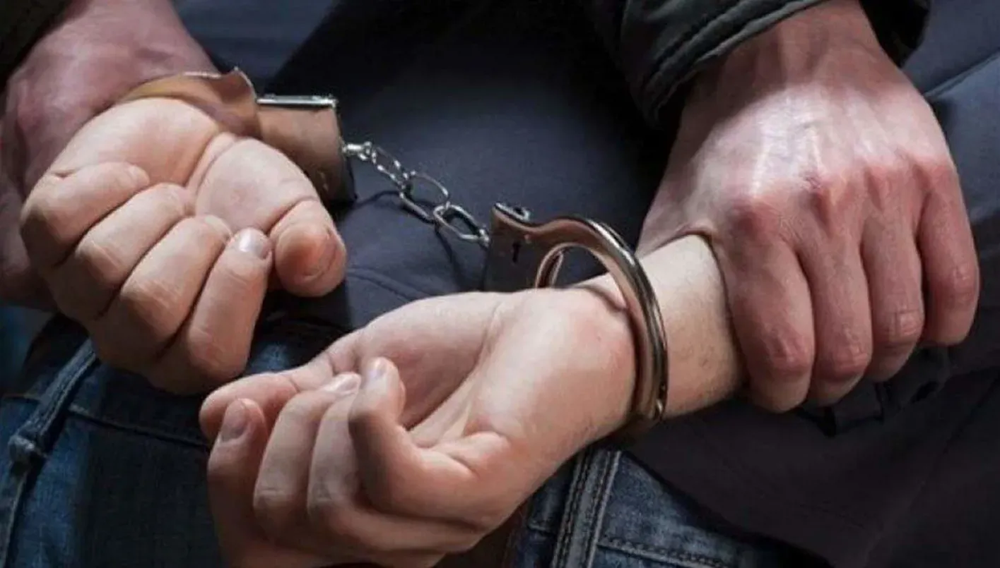 القبض على 3 أشخاص تعدوا على جزار بسلاح أبيض بسبب خلاف على سعر اللحمة