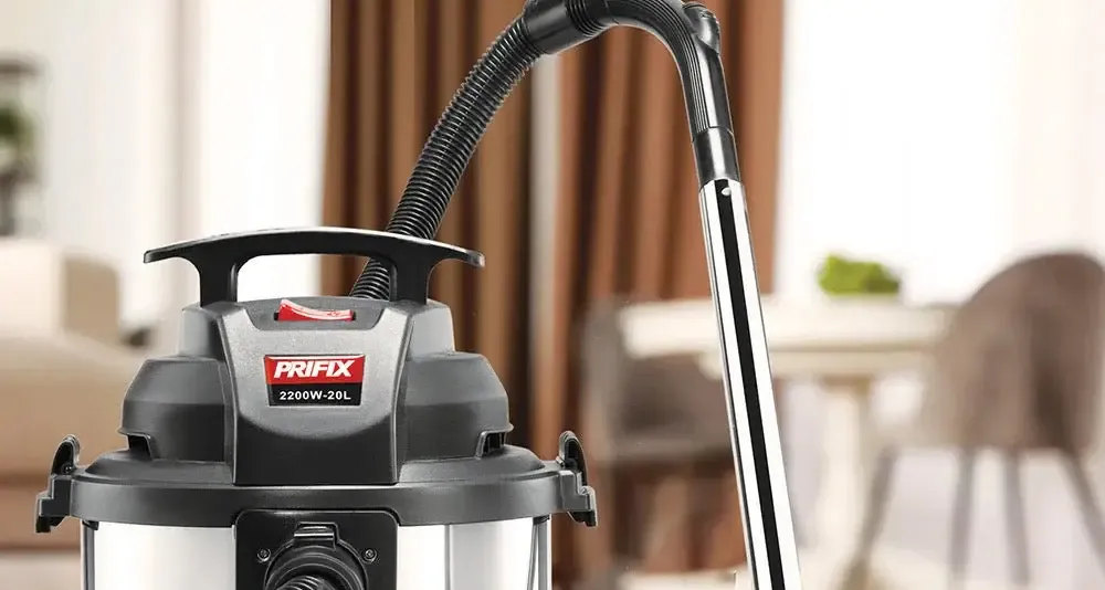الزبون مش مهم شعار شركة بريفيكس Prifix
