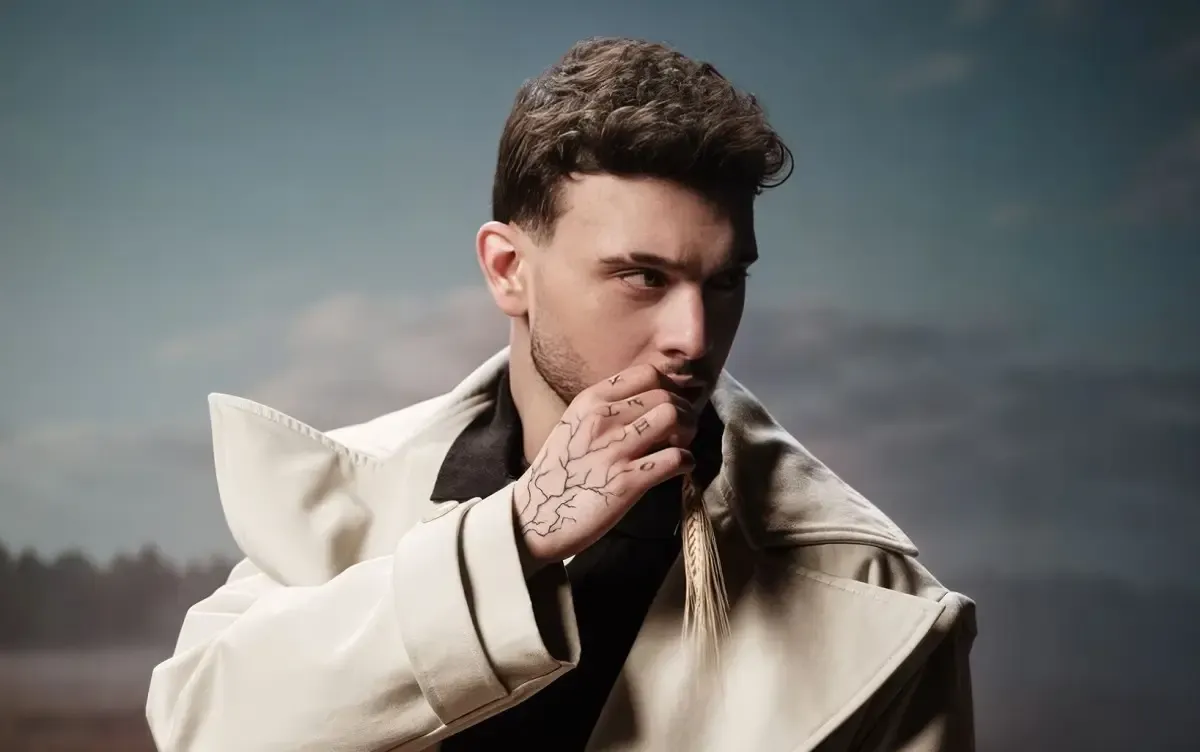 ماذا قال السيلاوي ليتبرأ منه والده؟