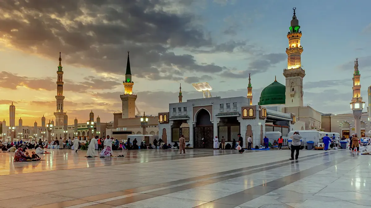  جدول أئمة المسجد النبوي هذا الأسبوع من 6 إلى 12 ذو القعدة 1446 وقائمة المؤذنين 