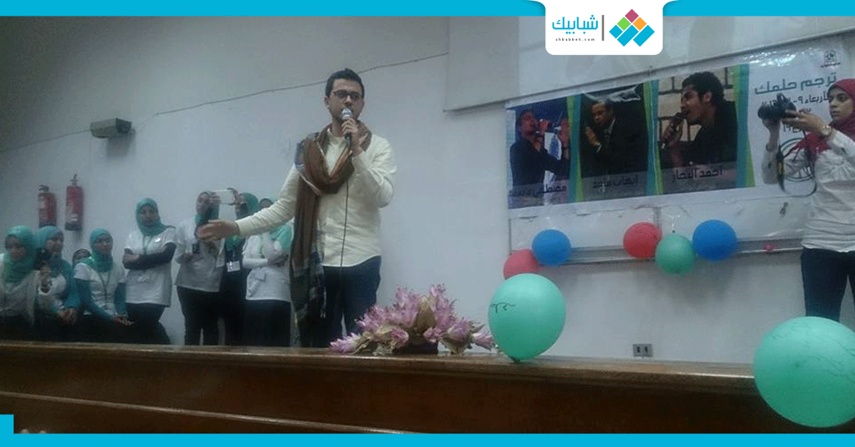  المنشد مصطفى عاطف يحيي حفلا فنيا بجامعة حلوان (صور) 