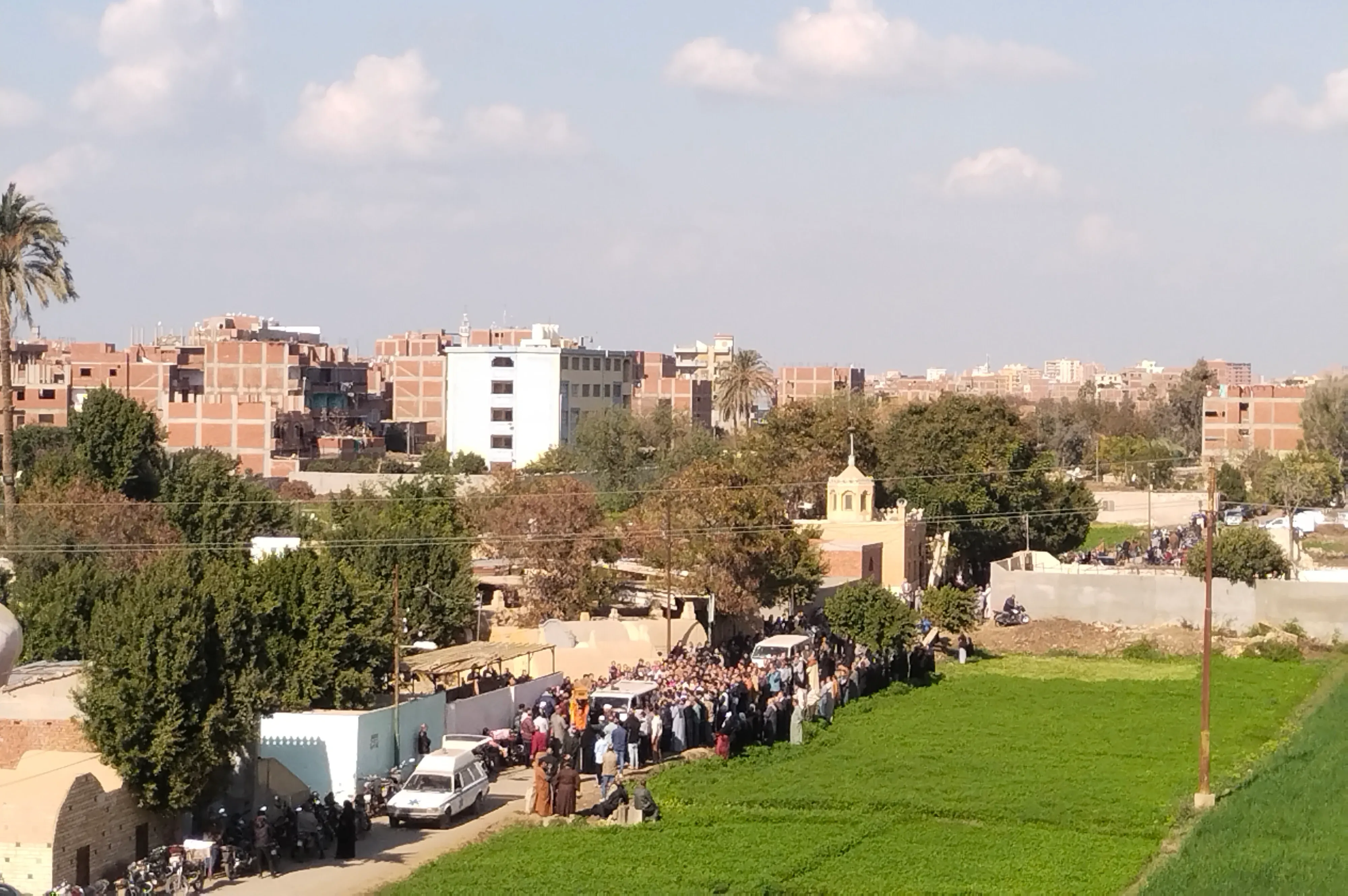 صور جنازة أبناء الدكتورة ابتسام نصر.. توديع مأساوي للأشقاء الخمسة