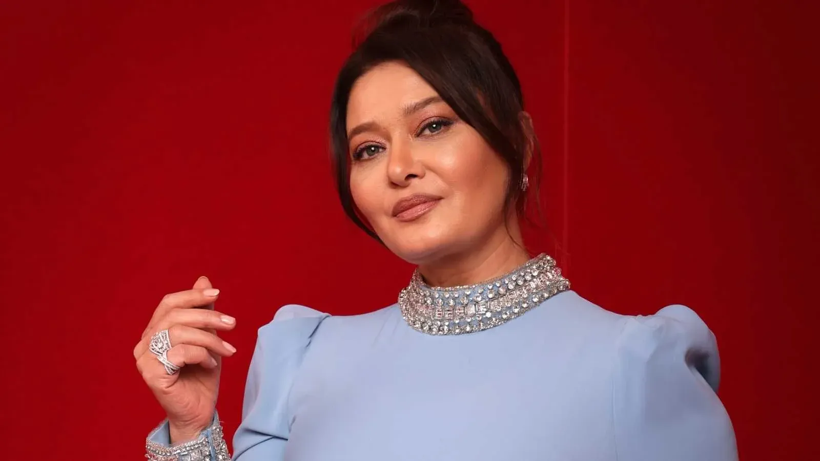 أبطال مسلسل المعلمة اومور.. مجموعة من النجوم أبرزهم نورغول يشيلتشاي