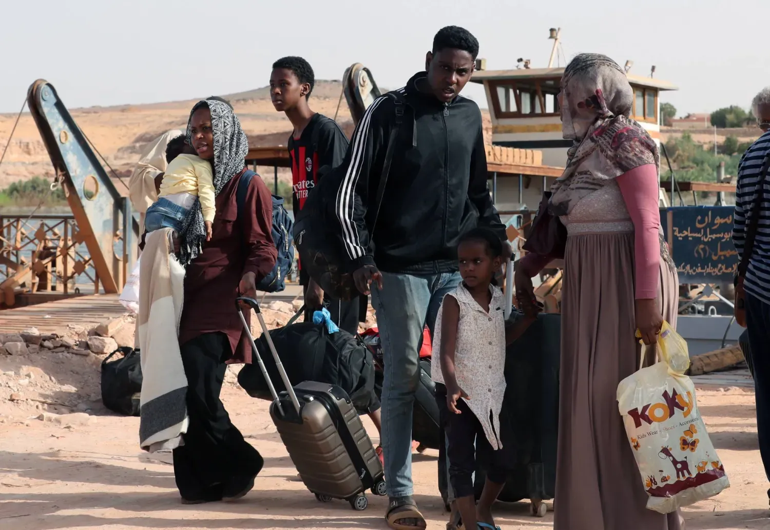 قوات حرس الحدود تسهل العودة الطوعية لـ 143 ألف سوداني إلى بلادهم عبر معبري أرقين وقسطل