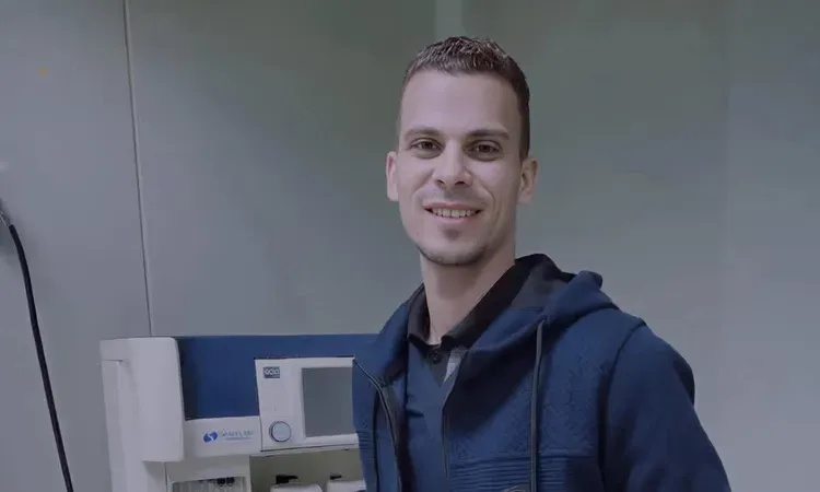 وفاة ممرض داخل العناية المركزة في مستشفى سوهاج التعليمي أثناء عمله