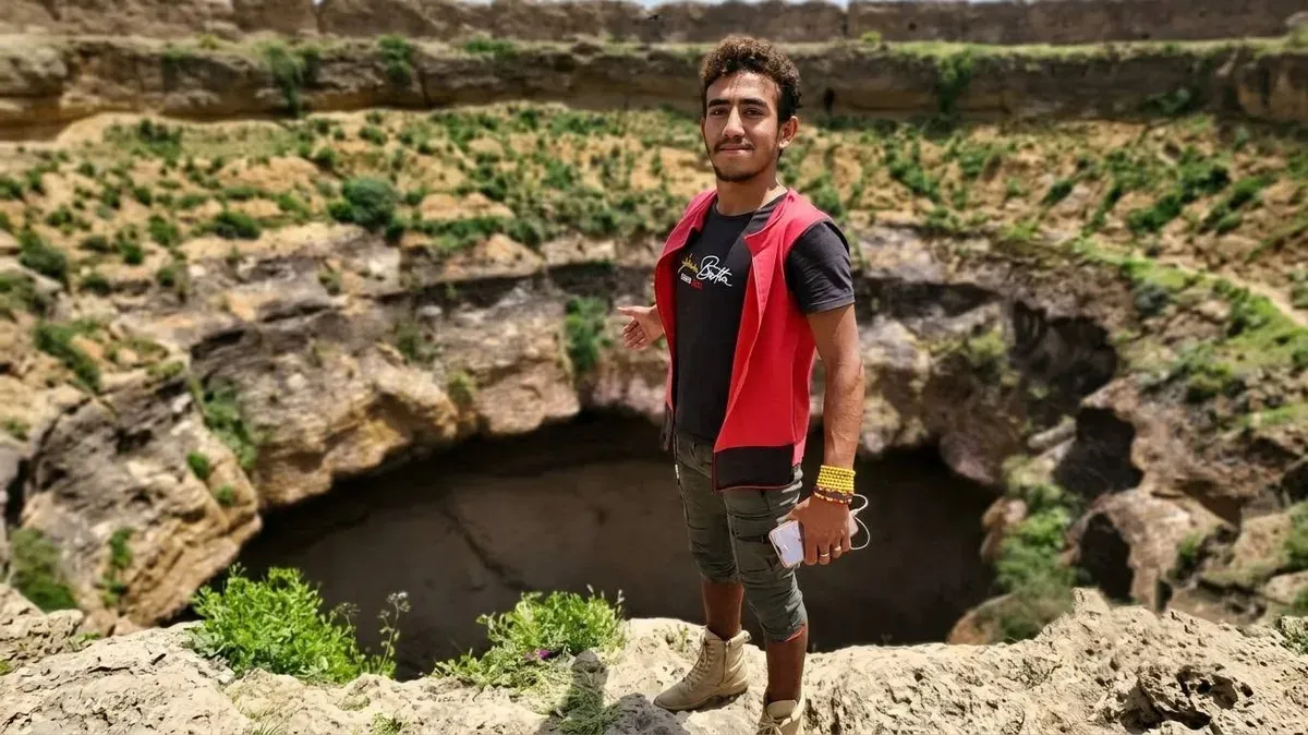 لحظة سقوط القعقاع عنتر داخل فوهة البركان.. ثوان مرعبة (فيديو)