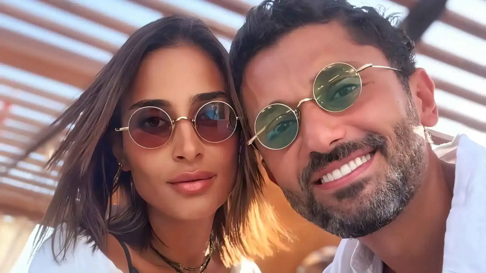 مي عمر تؤكد طلاق كريم محمود عبدالعزيز وزوجته آن.. تفاصيل