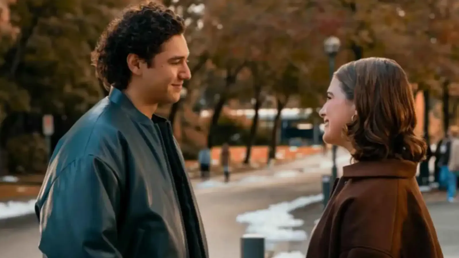 أبطال مسلسل off campus الموسم الثاني.. باقة من الممثلين أبرزهم ستيفن كالين