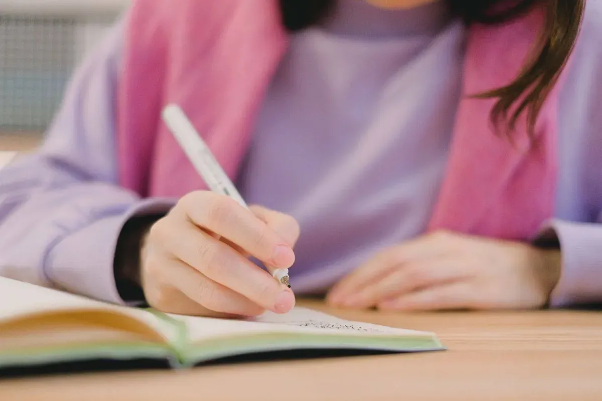اضمن درجته.. تركات التعبير في اللغة العربية للصف الثالث الثانوي 2026