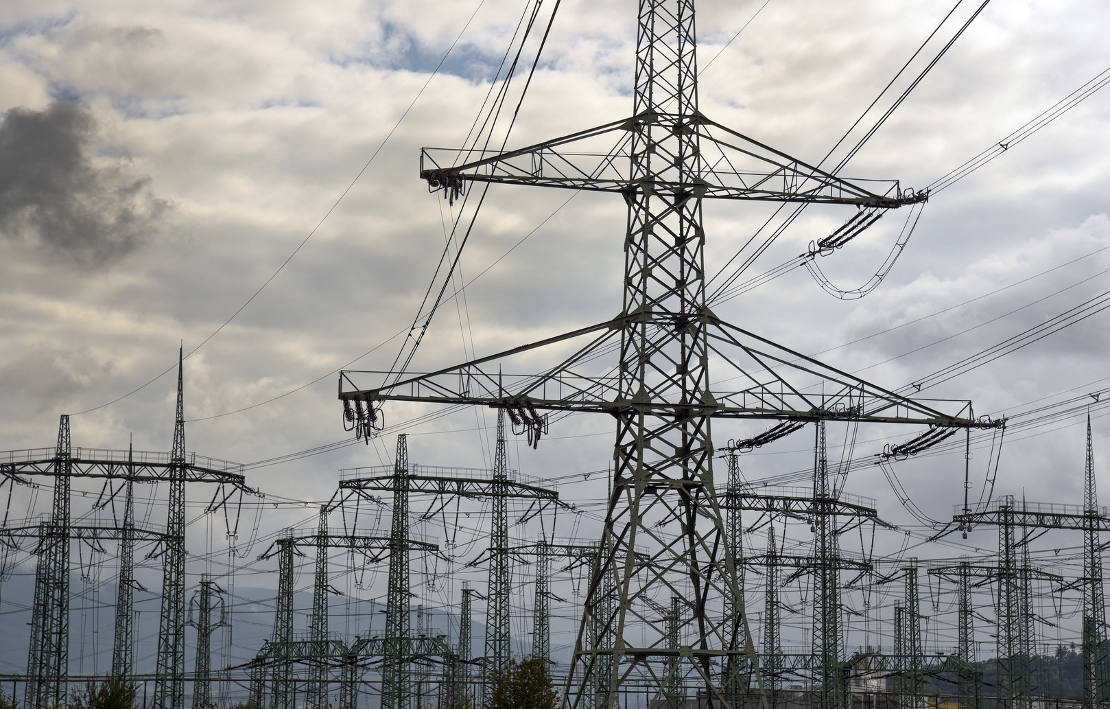 استثمارات بـ13 مليار جنيه.. وزير الكهرباء يكشف خطة تحويل الشبكة لنظام ذكي