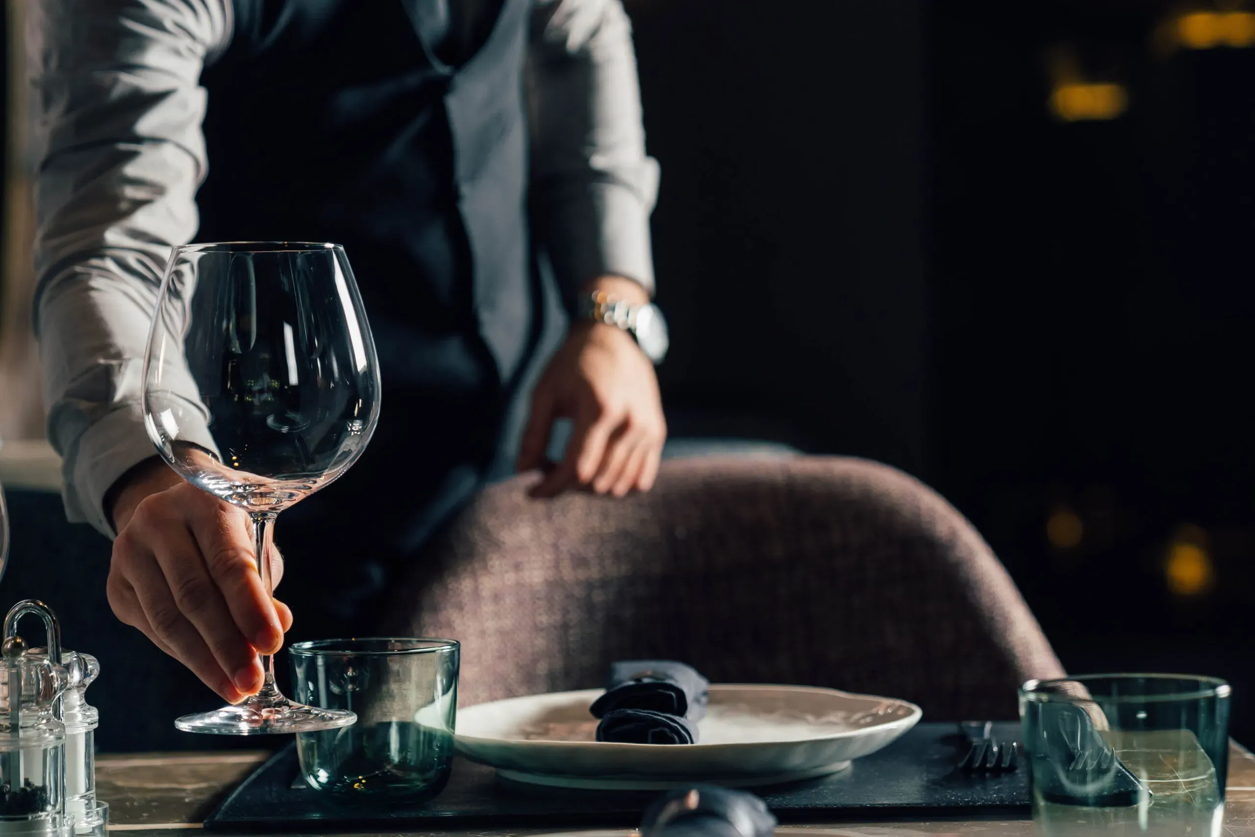 غلق فروع مطعم مشهور بطرد المحجبات بشكل مفاجئ.. القصة كاملة