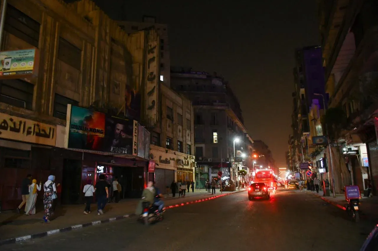 مواعيد قفل المحلات الجديدة 2026.. متى تغلق؟