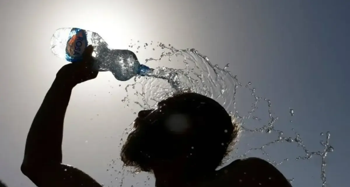مواعيد تشغيل عمال النظافة بأسيوط لمواجهة الموجة الحارة