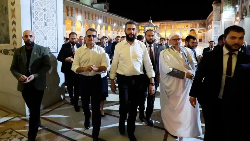 انفجار قرب فندق إقامة ماكرون في دمشق قبل لقائه الشرع.. هل يوجد تهديد؟