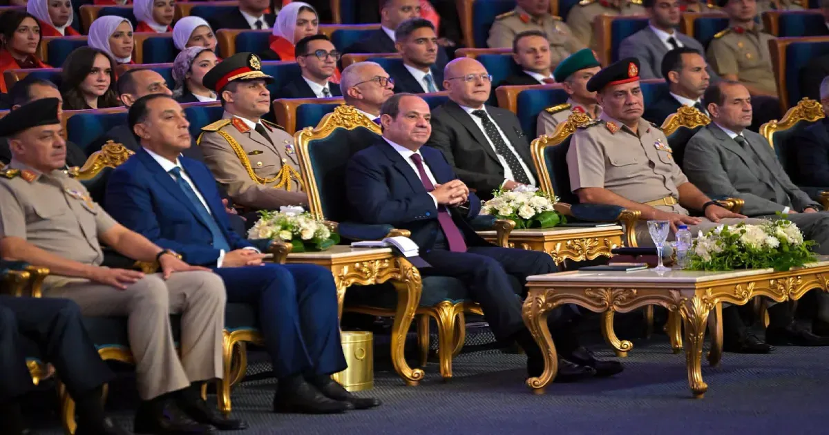 السيسي ينفي عسكرة الدولة ردا على انتقاد تدريب المدنيين بالأكاديمية العسكرية