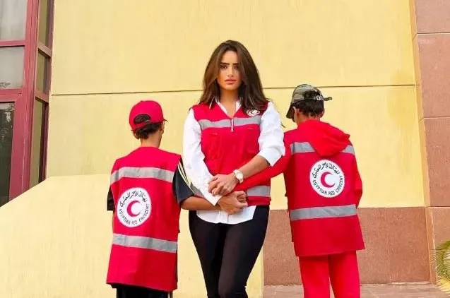 بعد سنوات من الخصوصية.. زينة تنشر أول صورة رسمية لابنيها وتكشف نسبهما للأشراف