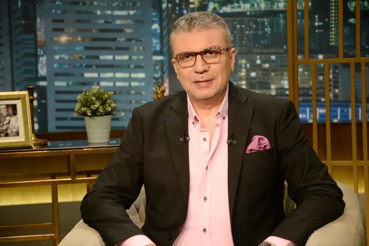 تفاصيل الحالة الصحية للإعلامي عمرو الليثي بعد إصابته بوعكة صحية