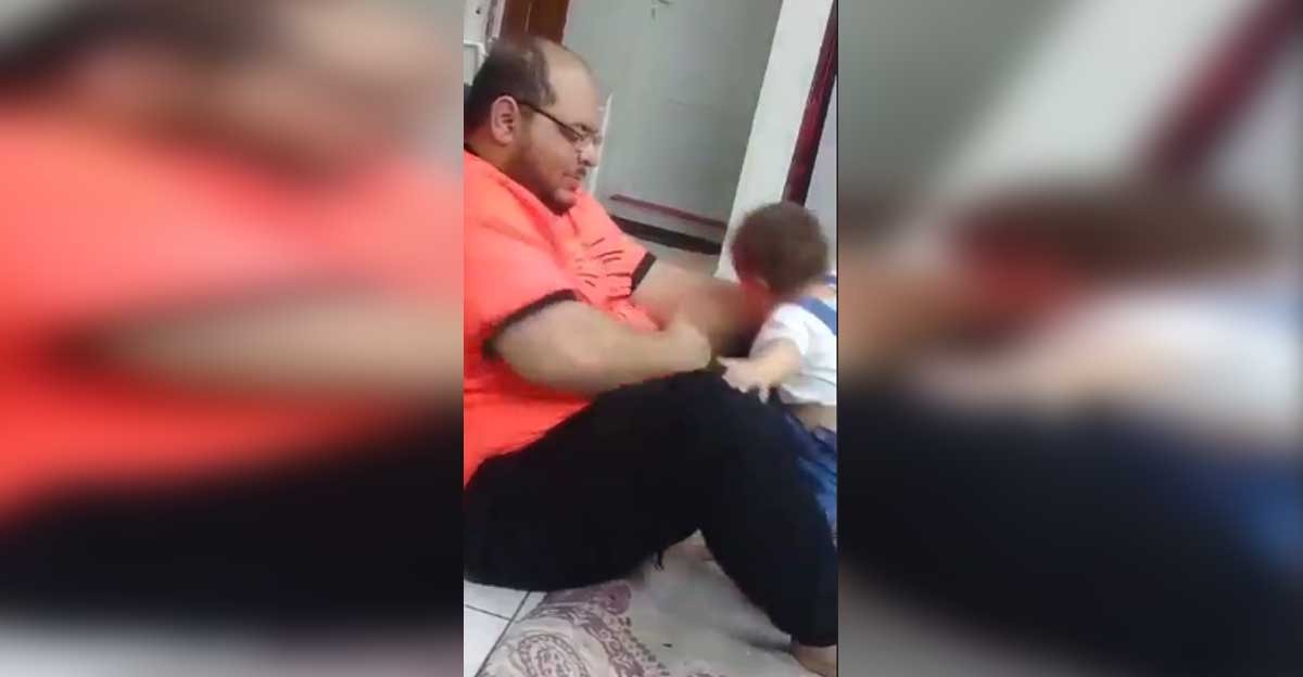 فيديو جديد من الأب صاحب واقعة تعذيب طفلته الصغيرة ماذا قال