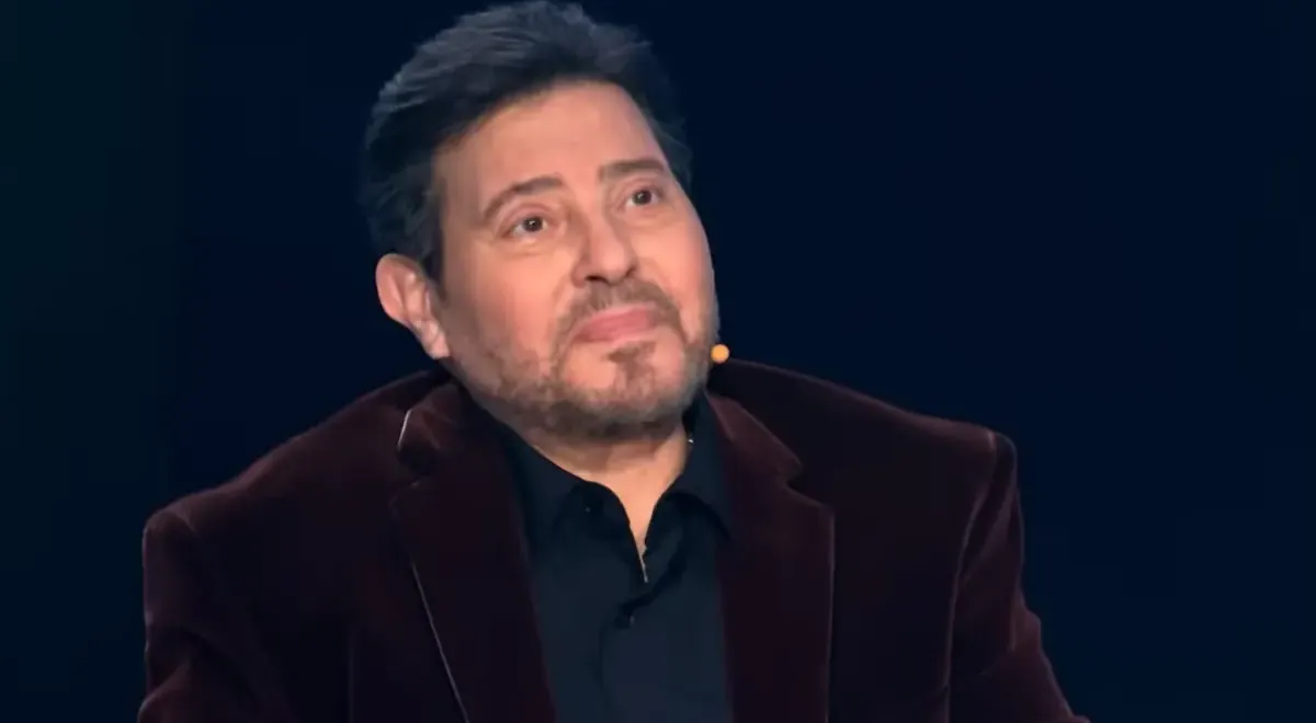 هل هاني شاكر عايش؟.. نجل أمير الغناء ينهي الجدل