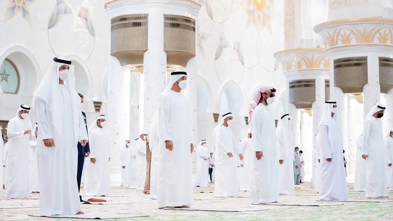 موعد صلاة عيد الأضحى 2026 في نزوى وصور والرستاق بسلطنة عمان