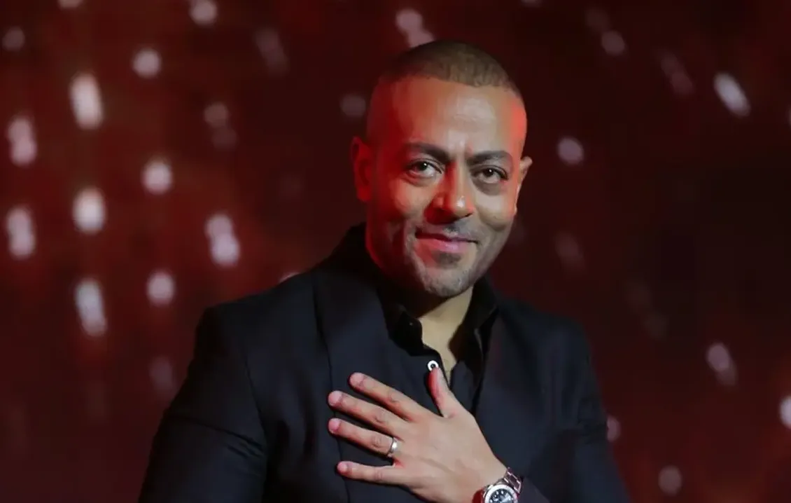 حفلة تامر عاشور اليوم على قناة إيه في احتفال رأس السنة 2026؟