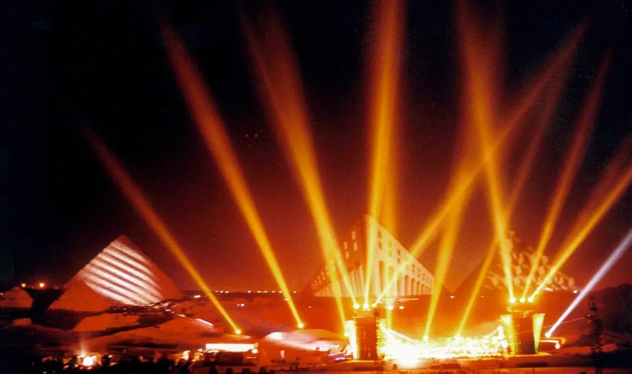 حفلات عيد الفطر في الجيزة 2026.. أبرزها عروض الأهرامات