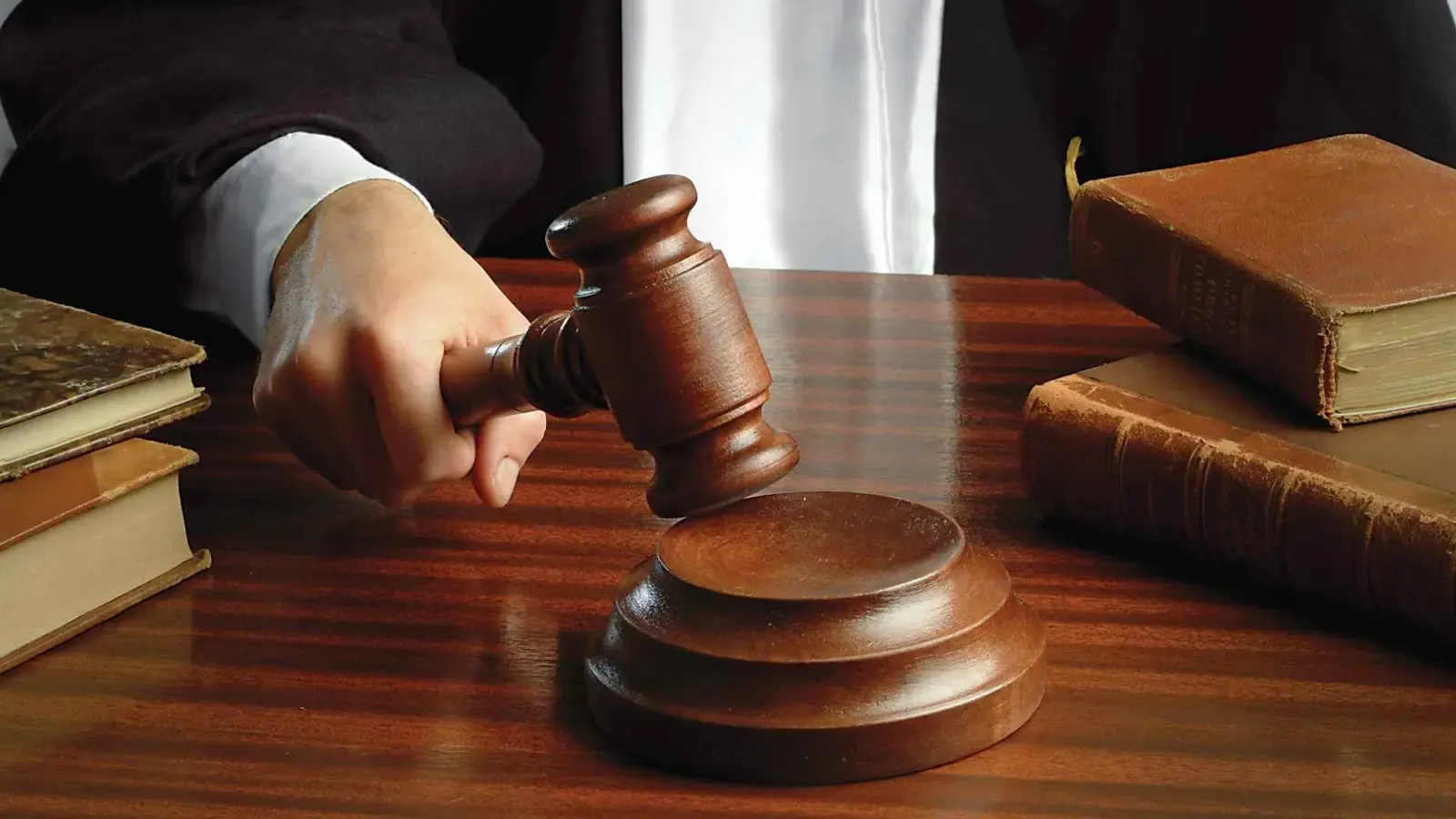 تأجيل محاكمة نقاشين متهمين بقتل مساعد وزير الداخلية الأسبق وزوجته بأسيوط
