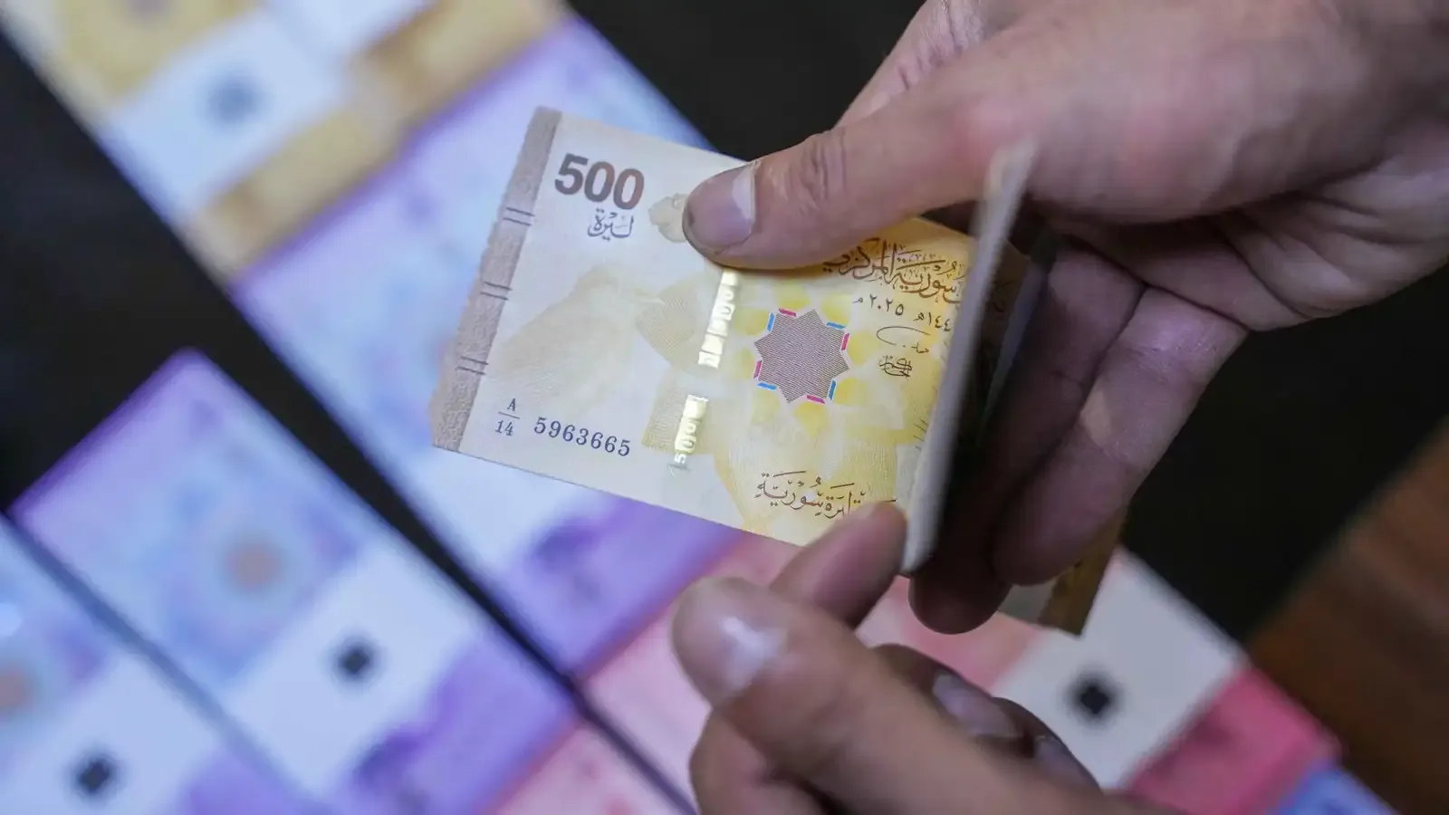 هل الزيادة تشمل المتقاعدين؟.. تفاصيل الدعم الشهري في السعودية