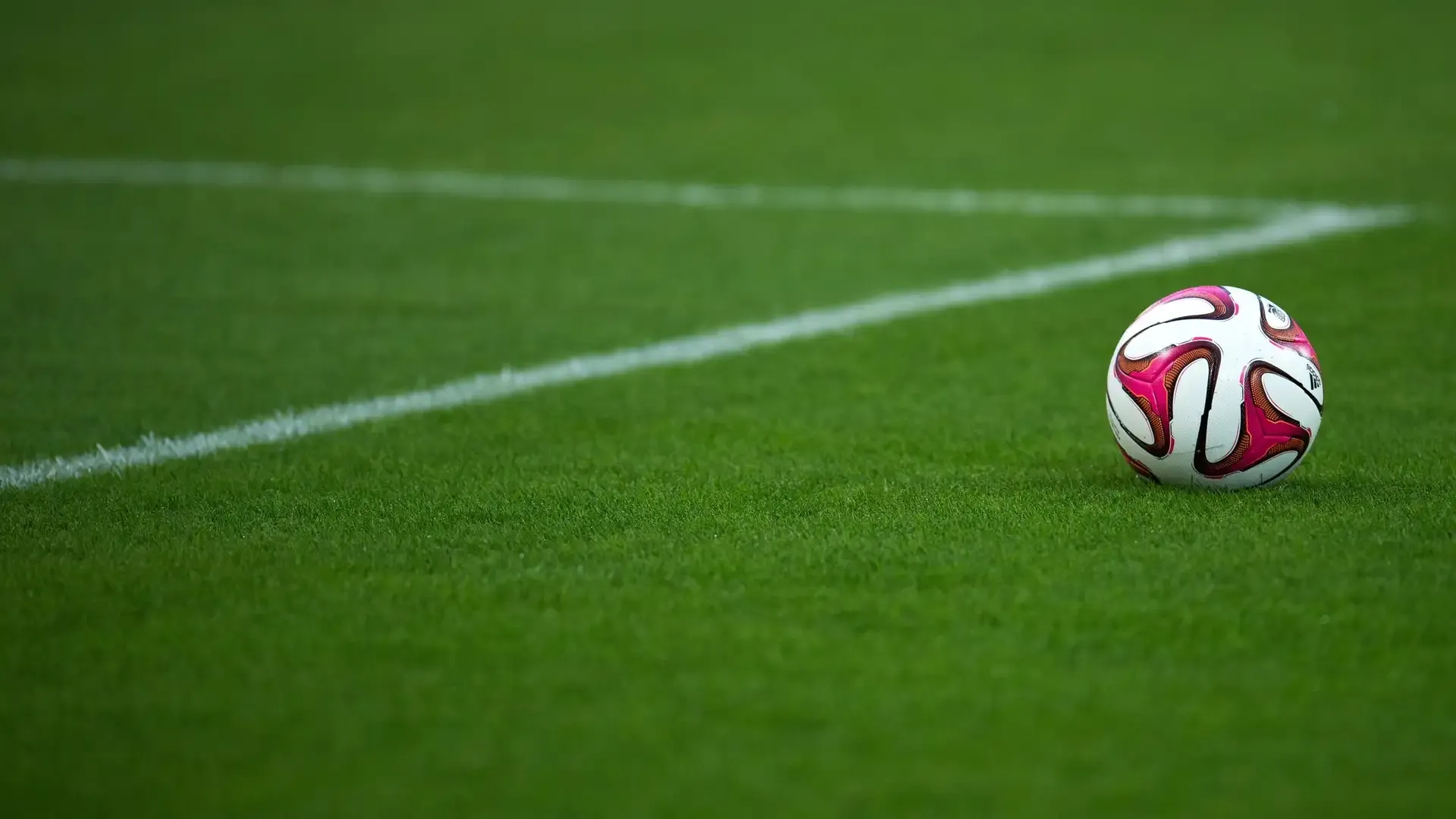 مواعيد مباريات غدا الجمعة.. أول يوم في التوقيت الشتوي 2026