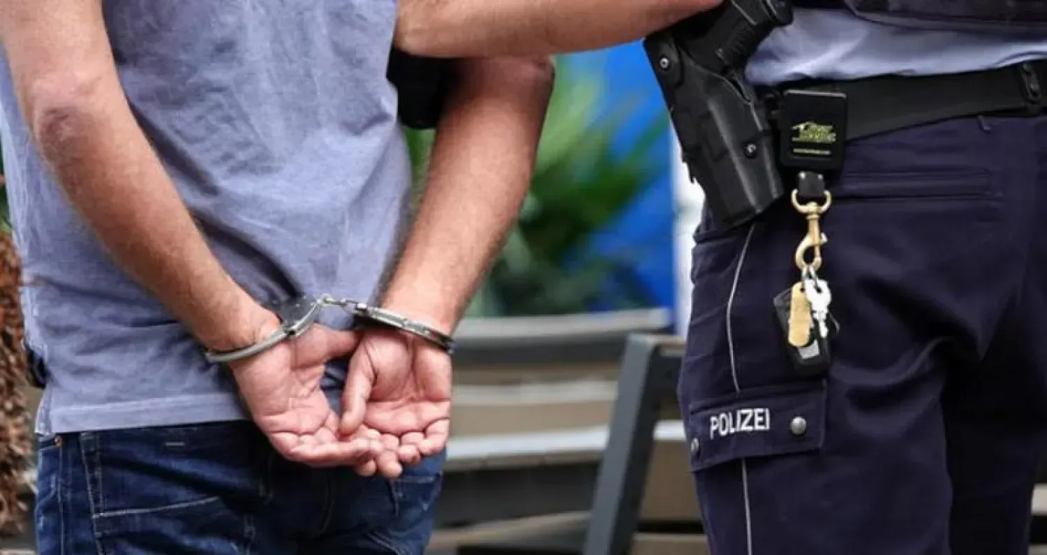 القبض على عامل لتهديد طلاب بسلاح أبيض​​​​​​​ بالجيزة