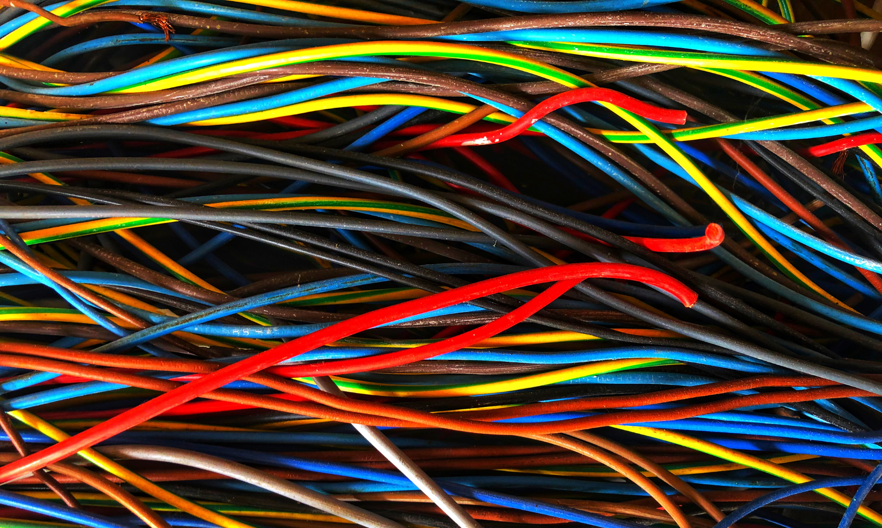 أسعار سلوك الكهرباء 2026 بعد الزيادة الأخيرة في المحلات