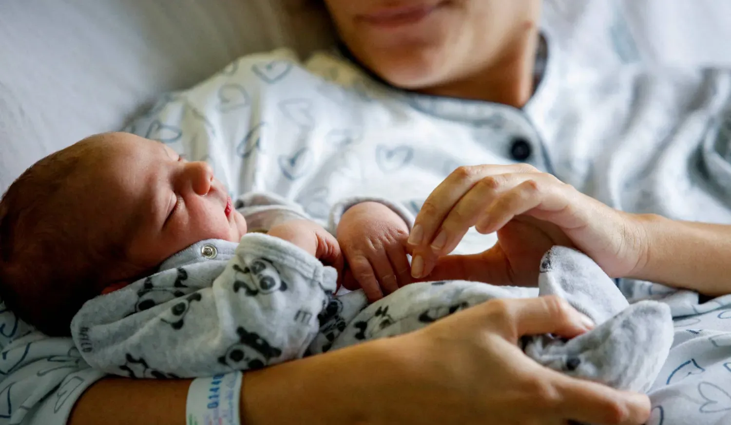 الحكومة تحتفي بنجاح خطة خفض معدل المواليد في مصر وتستهدف المزيد