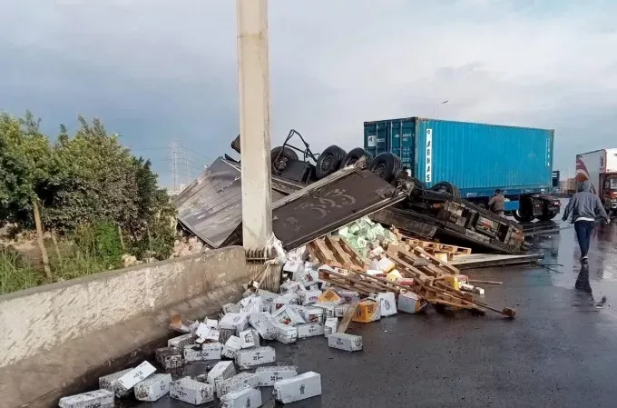 بسبب حالة الطقس والأمطار الغزيرة.. 8 مصابين في حوادث مرورية بالجيزة (صور)