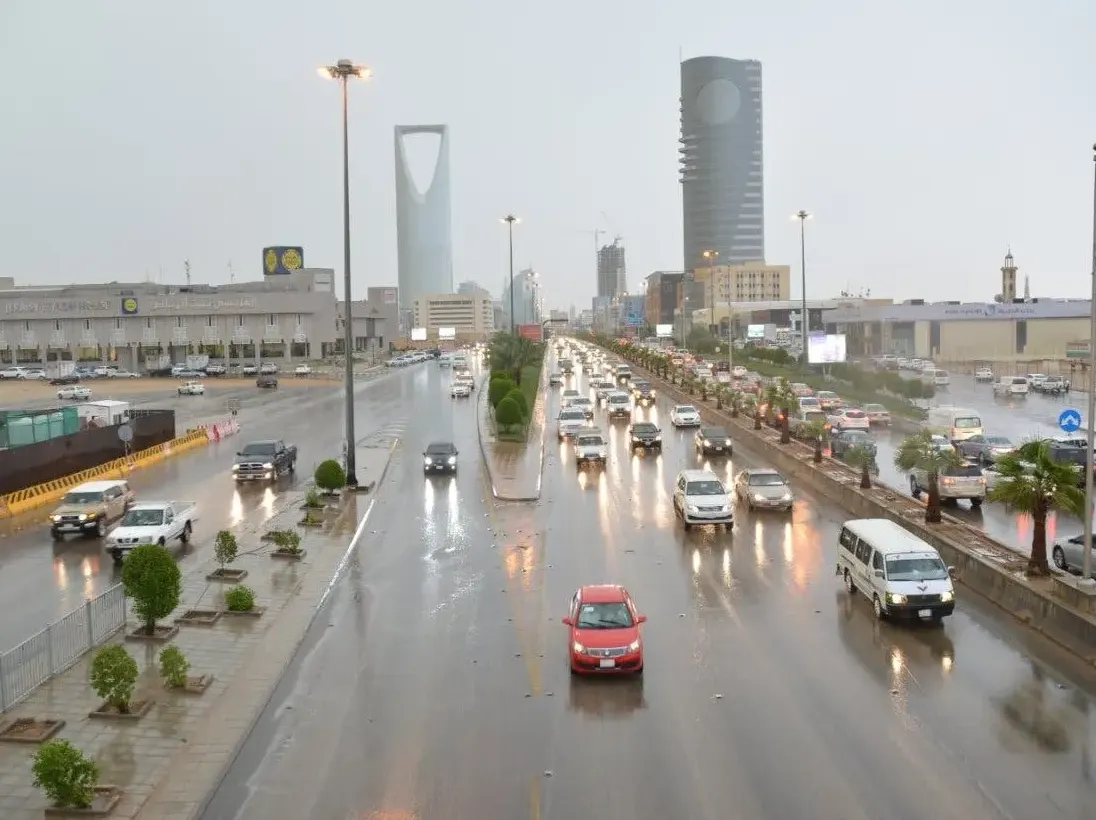 مدن تعليق الدراسة الحضورية في عسير بالسعودية