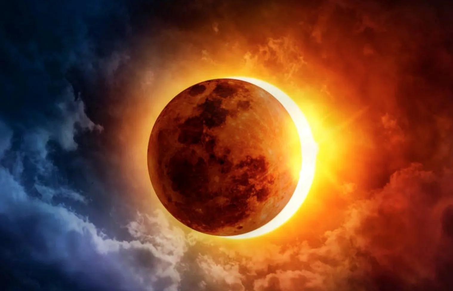 هل سيحدث كسوف الشمس اليوم.. ومتى يحدث الظلام التام؟