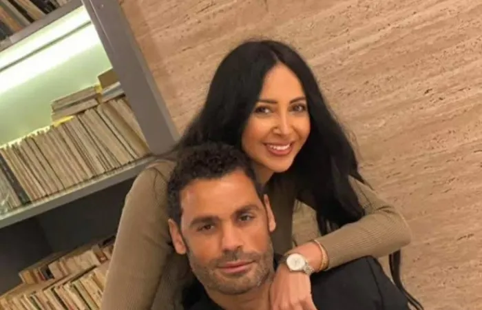 إيمان الزيدي تعلن طلاقها من محمد عبد المنصف.. متزوج سرا على لقاء الخميسي منذ سنوات