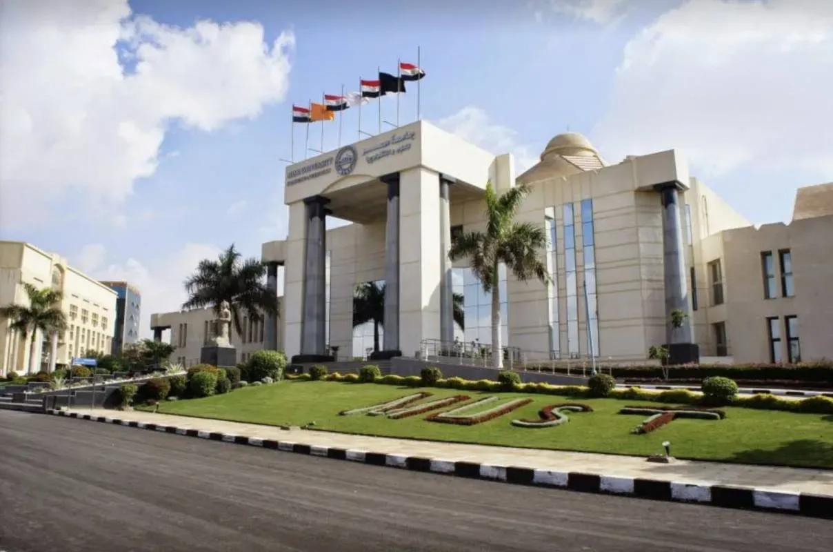 تنسيق جامعة مصر للعلوم والتكنولوجيا 2026 2027 والحدود الدنيا للقبول بالكليات