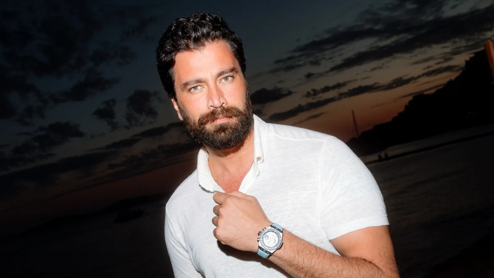 أبطال فيلم حين يكتب الحب.. يجمع بين نجوم مصر والوطن العربي