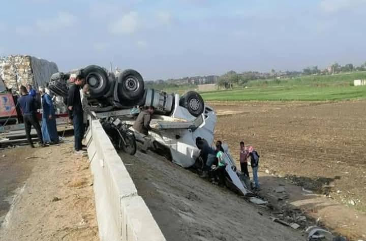  حادث الطريق الإقليمي بالمنوفية اليوم.. 4 ضحايا والسيارات تهمشت بالكامل «صور» 