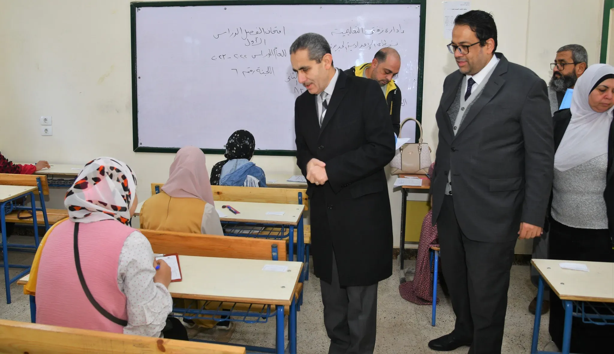 حل امتحان انجليزي بني سويف الصف الثالث الإعدادي الترم الثاني 2026