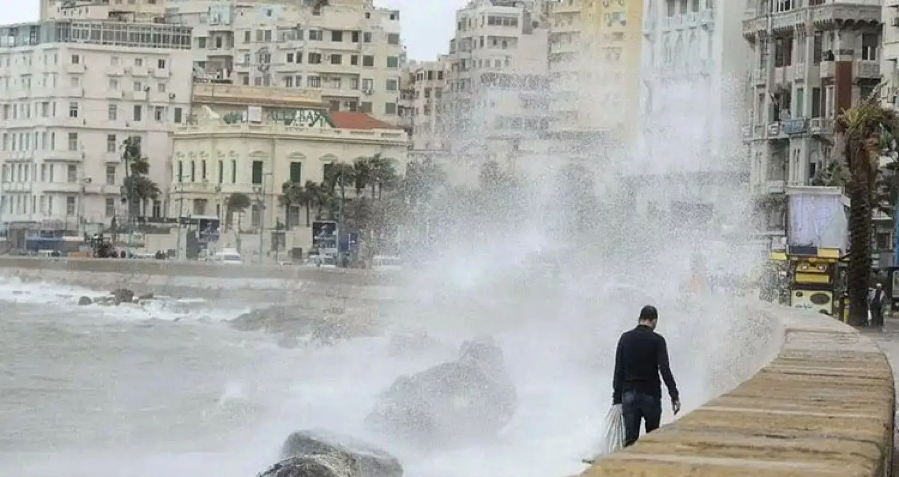 متى تنتهي نوة الفيضة الكبرى بالإسكندرية؟.. الأقوى في شتاء 2026