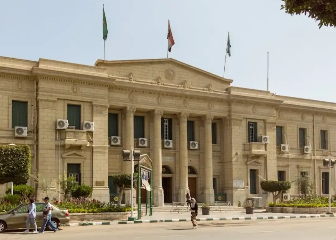 مواعيد الكشف الطبي لطلاب كلية الحقوق جامعة القاهرة 2026 2027