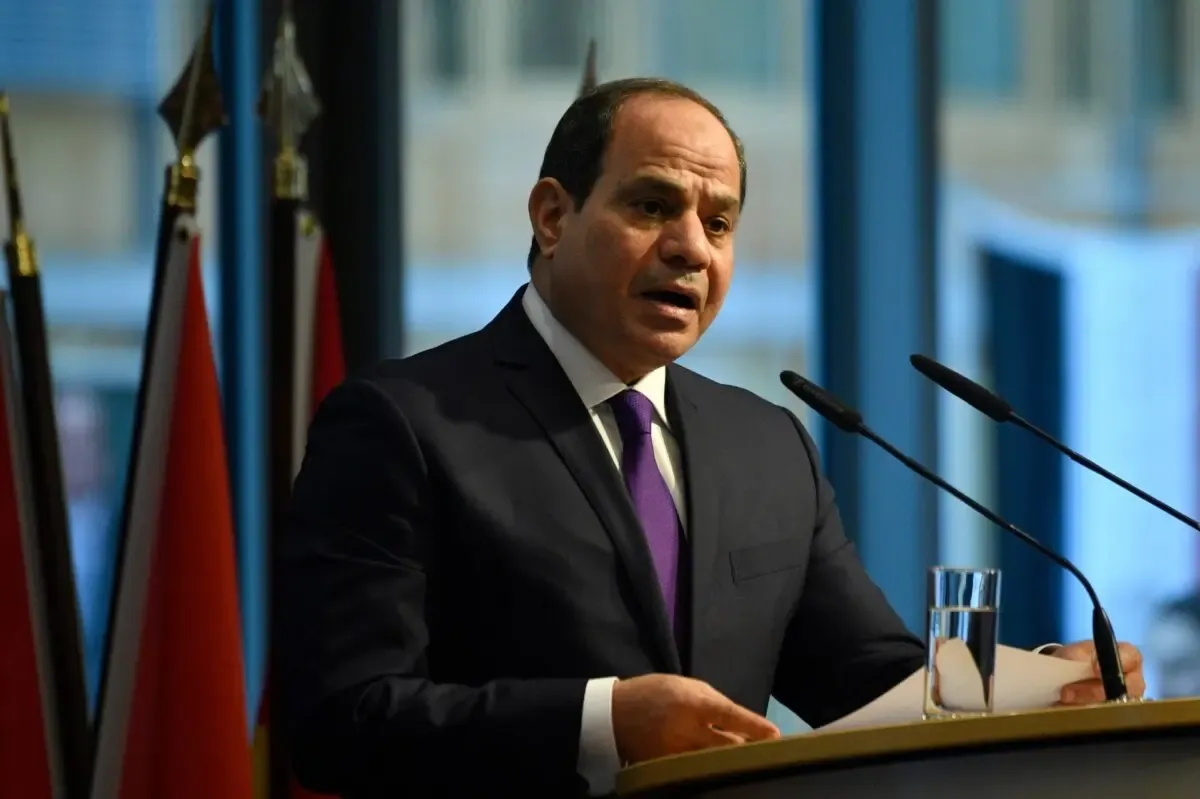 السيسي: هناك عبئ على وزارة الداخلية بسبب مبادراتها لتحسين انطباع المواطنين