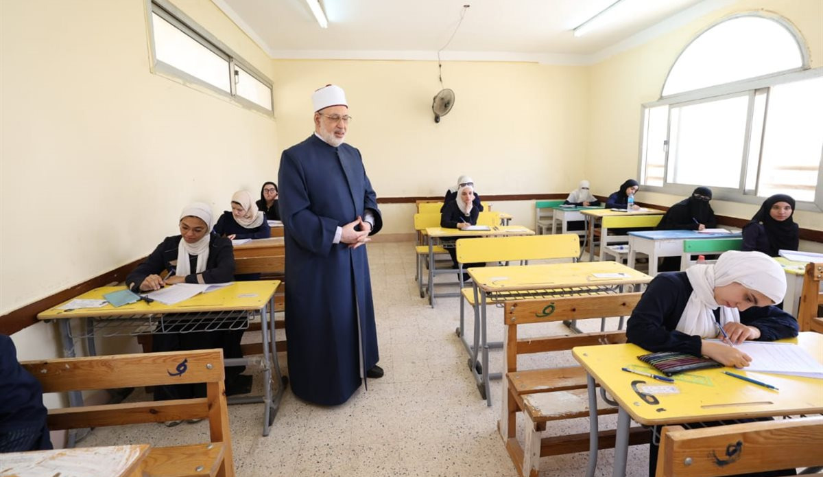 جدول امتحانات الصف الثاني الثانوي علمي وأدبي بمعاهد البعوث الإسلامية الترم الثاني 2026